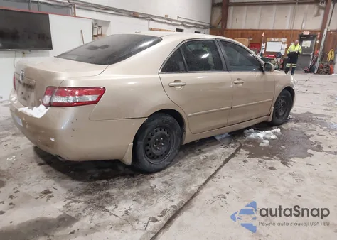 2010 Toyota Camry Le z USA, uszkodzony, nr VIN 4T1BF3EK5AU103259